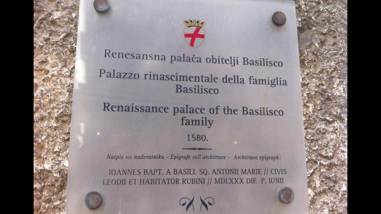 B&B Palace Basilico 1580. Ровинь Экстерьер фото